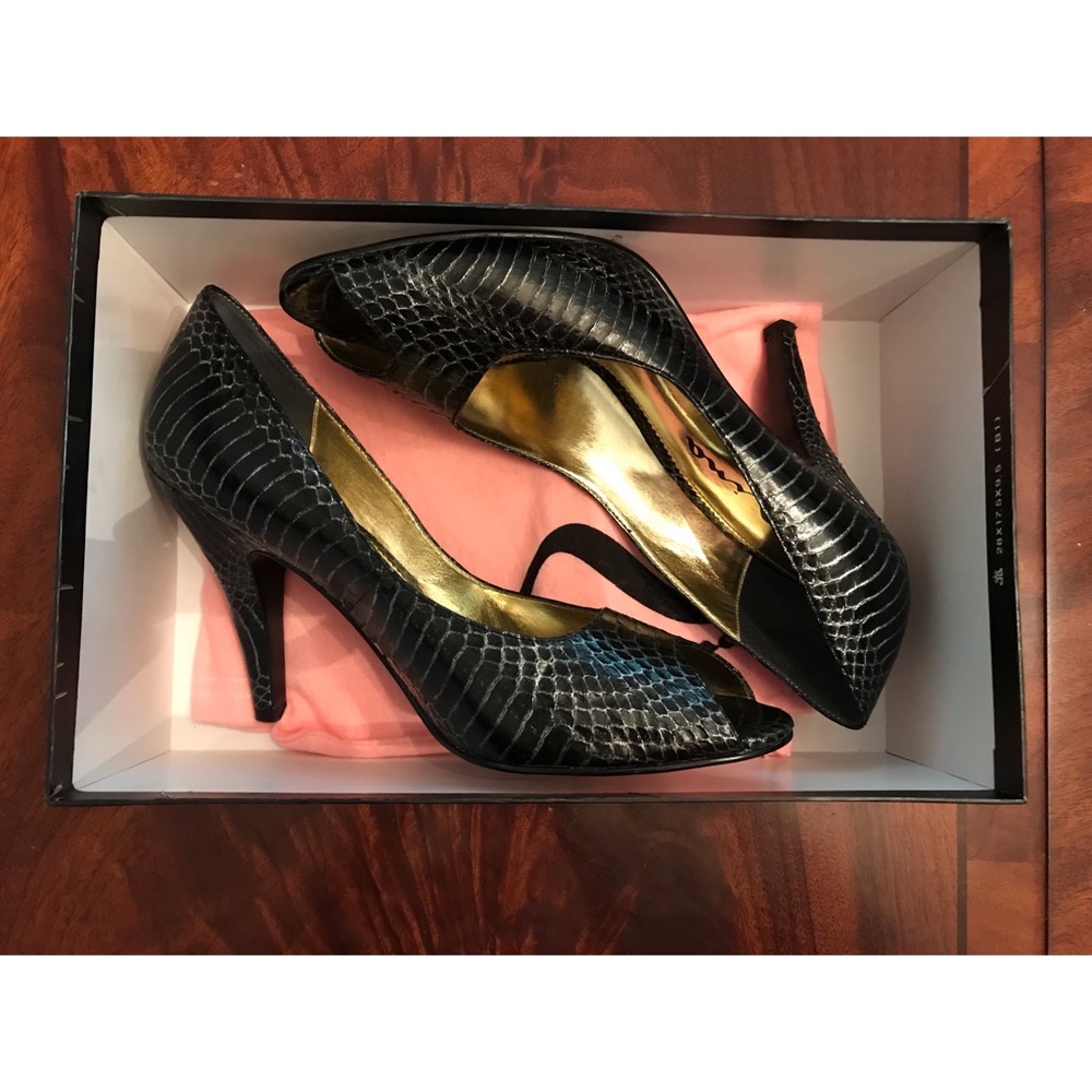 Nina Elrich-SX Black Belly Snakeskin Heels - Picture 2 of 6